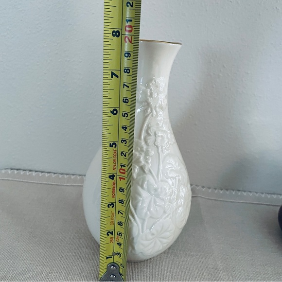 Lenox Countess Collection floral vase with gold trim 8” tall - Picture 3 of 9